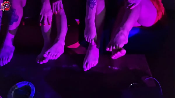 Candy Crush, Queen Kimi, Von Poison and Luna Olvr smoking with their feet, stripping and kissing